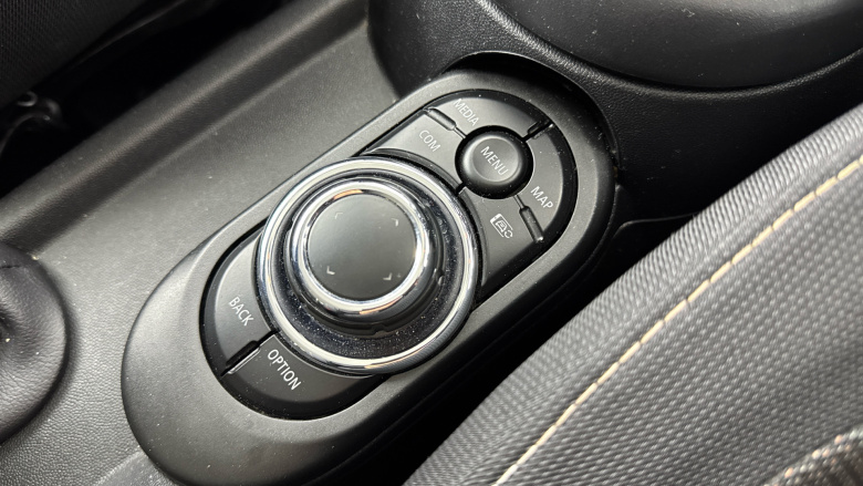 MINI Hatchback 1.5 Cooper Classic 3dr Petrol Hatchback